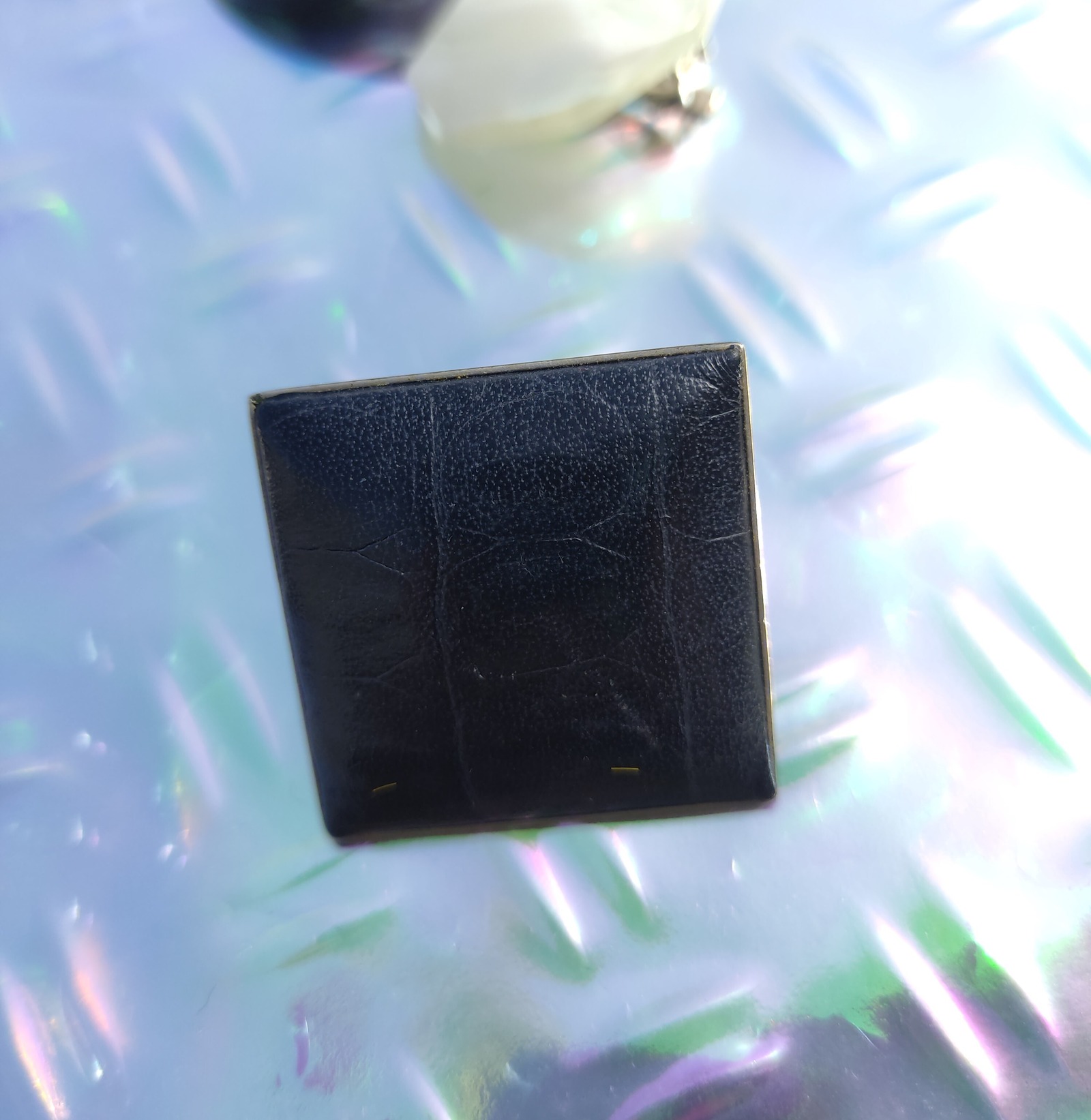 vintage 真面目で柔らかな黒のイヤリング　片耳用